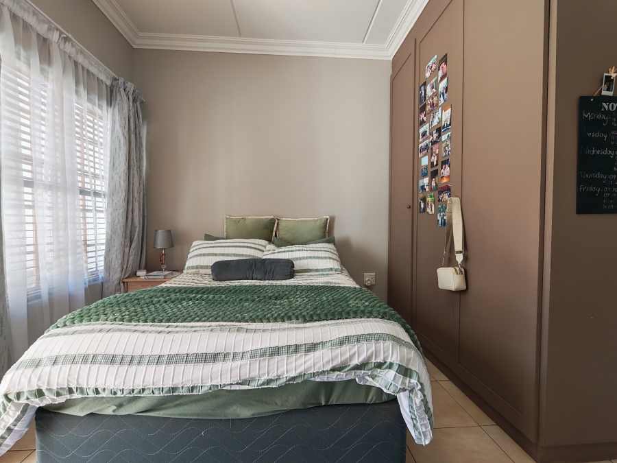 1 Bedroom Property for Sale in Die Bult North West